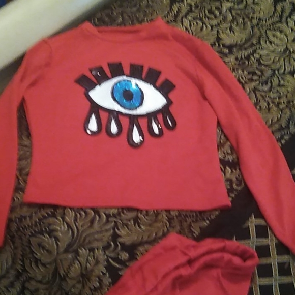 Clothes - Picture 2 of 3